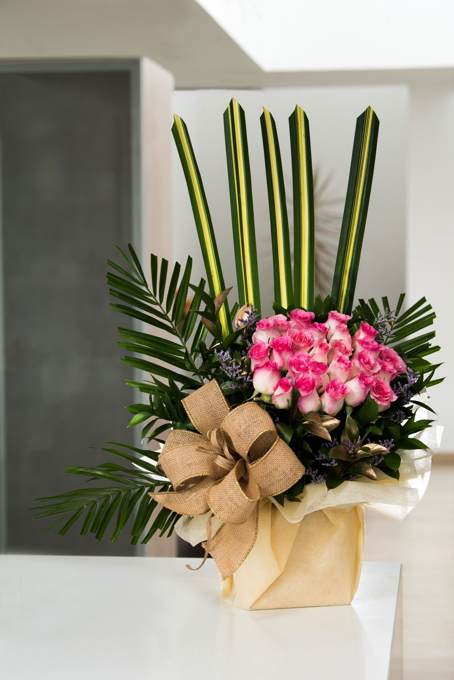 Arreglo floral felicitación rosas